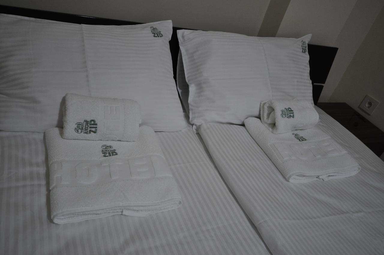 Apartments&Camping Zip Kremna ภายนอก รูปภาพ